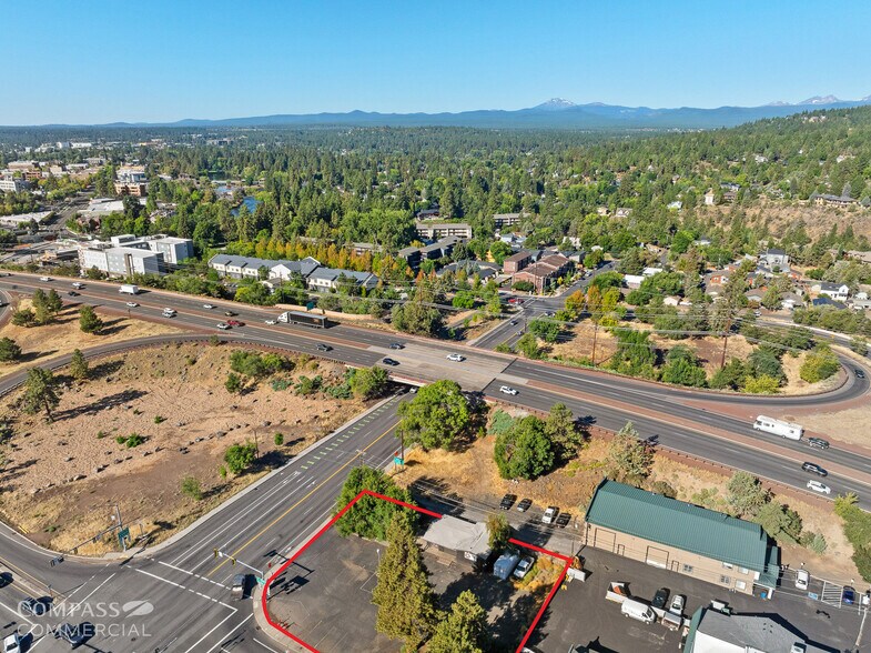 More Photos Of 1819 NE Division St, Bend Freestanding For Sale