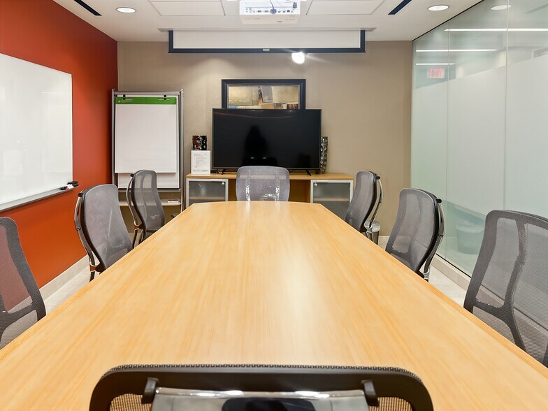 More Photos Of 20 F St NW, Washington Coworking Space