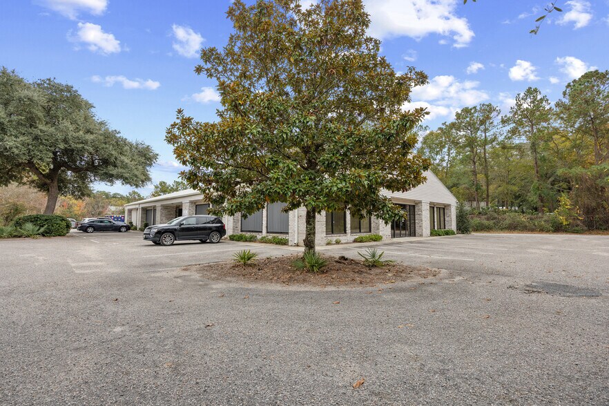 More Photos Of 313 Commerce Dr, Pawleys Island Office For Lease