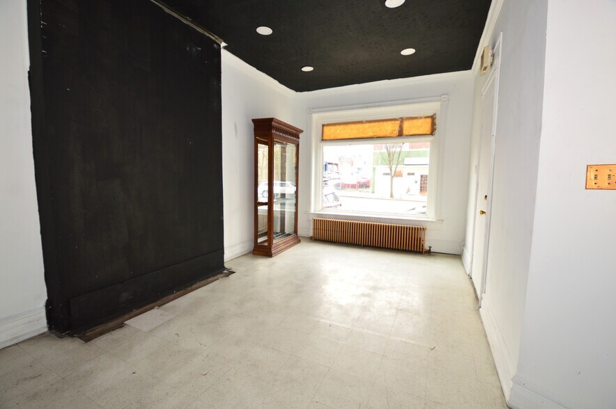 More Photos Of 241 N 7th St, Allentown Storefront Retail Office For Lease