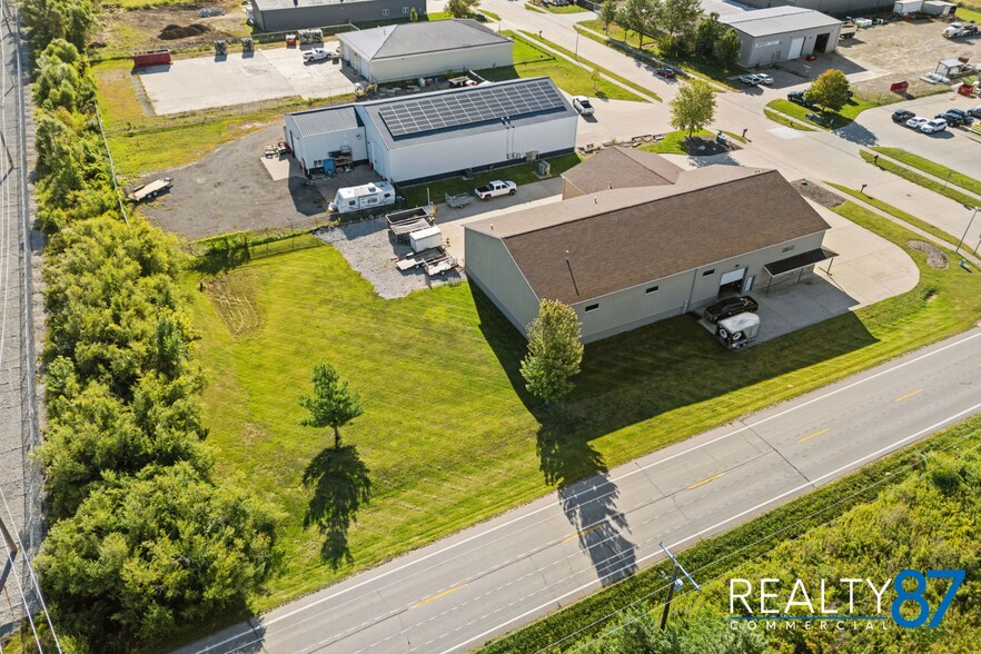 More Photos Of 2700 Stonegate Ct, Hiawatha Showroom For Sale