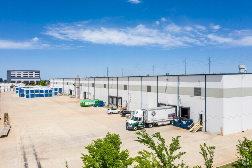 More Photos Of 6601 S Air Depot Blvd, Oklahoma City Distribution For Lease