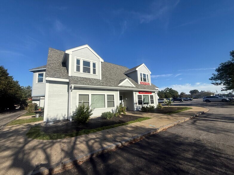 More Photos Of 29 Lafayette Rd, North Hampton Storefront Retail Office For Lease