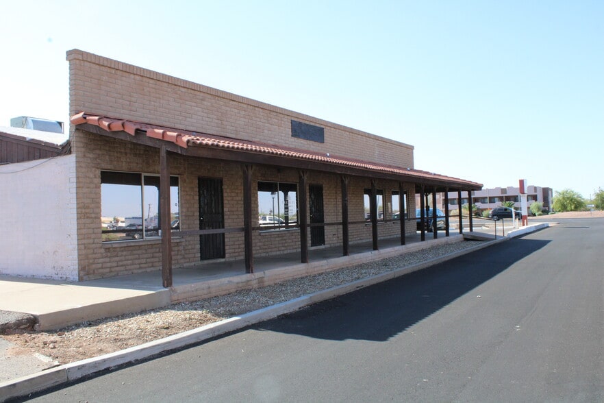 More Photos Of 1000 W Apache Trl, Apache Junction Freestanding For Sale