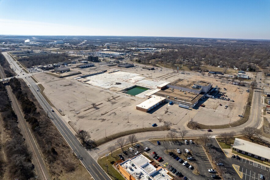 More Photos Of 3500 SW Topeka Blvd, Topeka Land For Sale