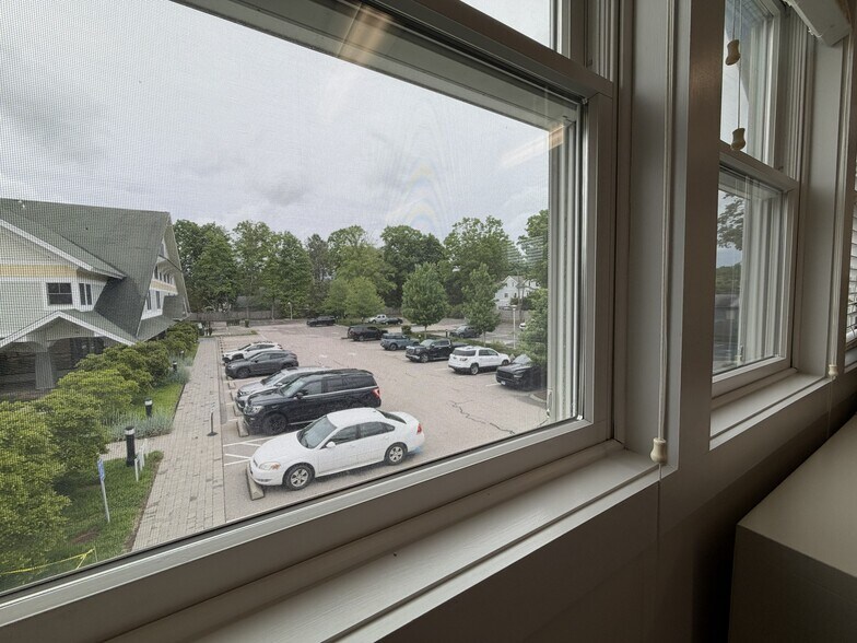 More Photos Of 90 Wall St, Madison Medical For Lease