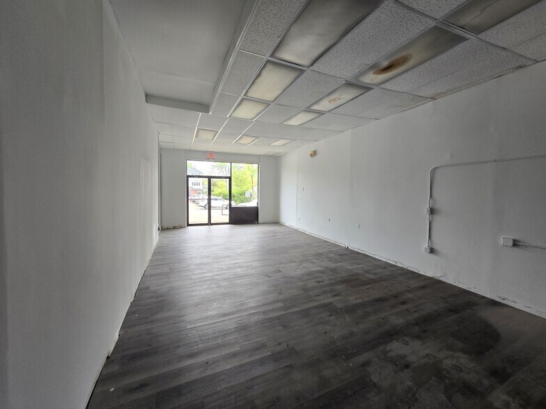 More Photos Of 88 Main St, Madison Freestanding For Sale