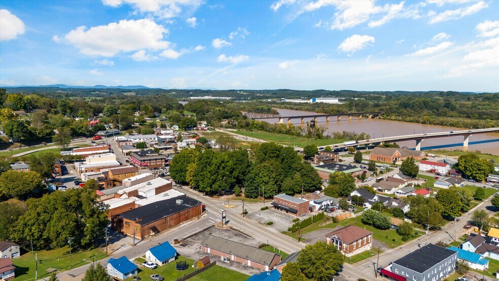 More Photos Of 700 Grove St, Loudon Freestanding For Sale