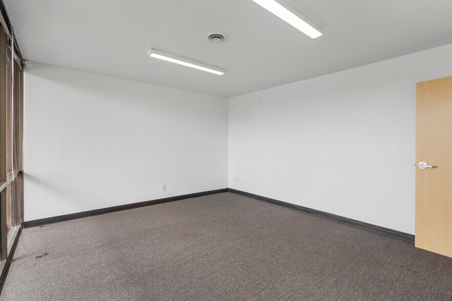 More Photos Of 2505 Amaral Ct, Hayward Warehouse For Sale