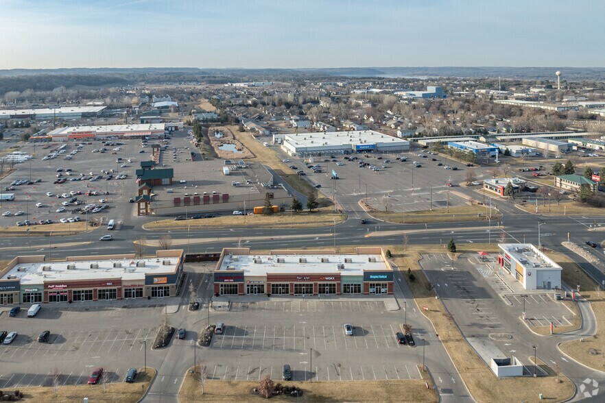 More Photos Of 2220-2280 Badger Dr, Hudson Storefront For Lease