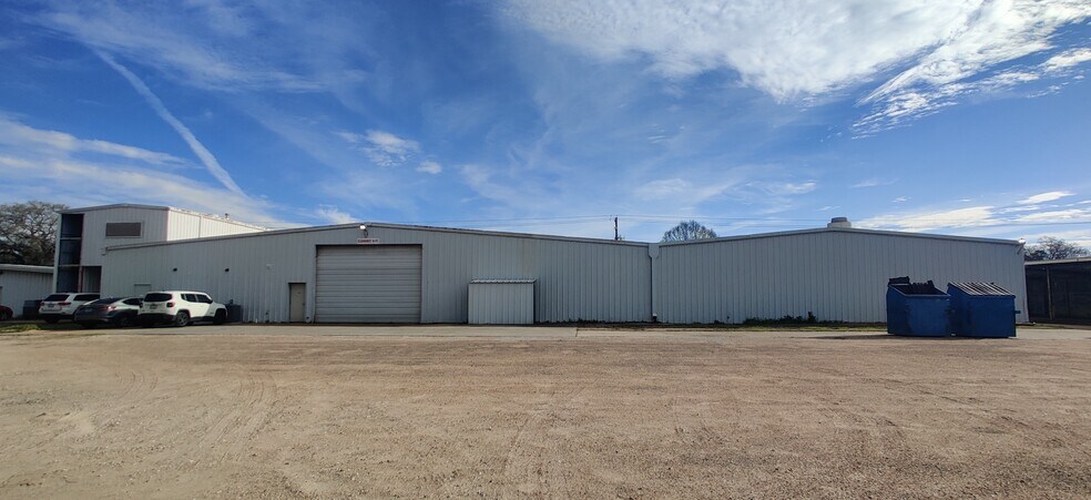 Primary Photo Of 236 Old Angleton Rd, Clute Warehouse For Lease