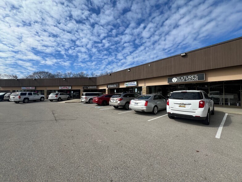 More Photos Of 2757-2775 44th St NW, Grand Rapids Unknown For Lease