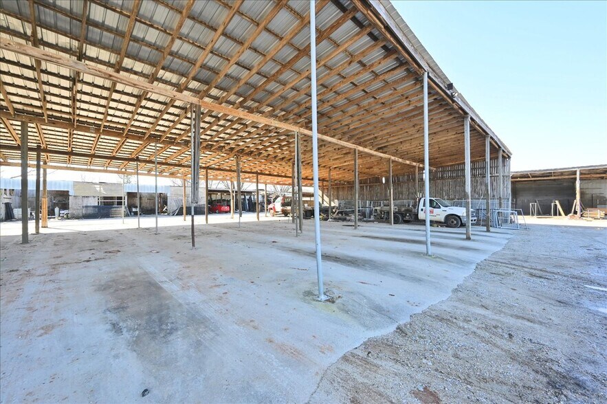 More Photos Of 662 Old Highway 24, Trinity Manufacturing For Sale