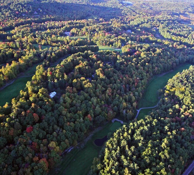 More Photos Of 392 Rue Notre-Dame, Montebello Hotel For Sale