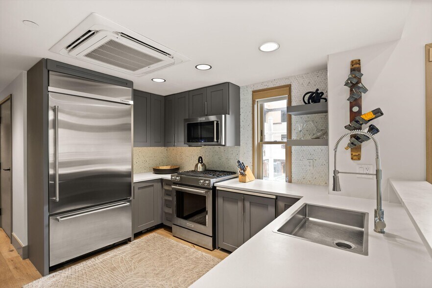 More Photos Of 122 W Main St, Aspen Office Residential For Sale