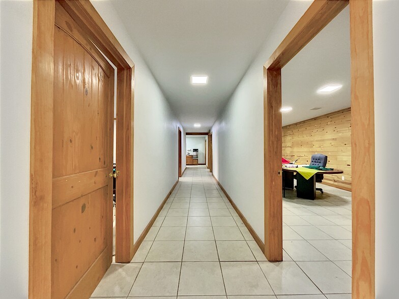 More Photos Of 201 Houston St, George West Warehouse For Lease