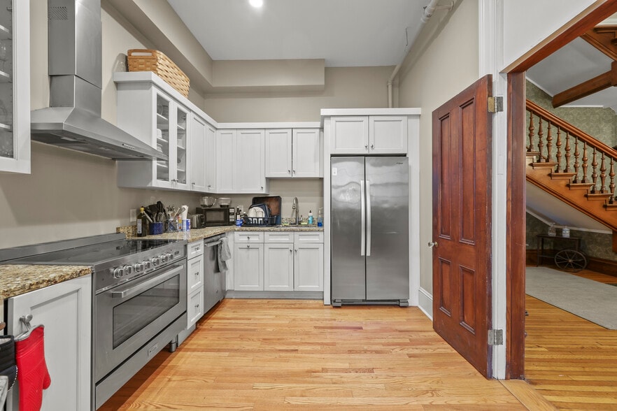 More Photos Of 74 Wendell Ave, Pittsfield Hotel For Sale
