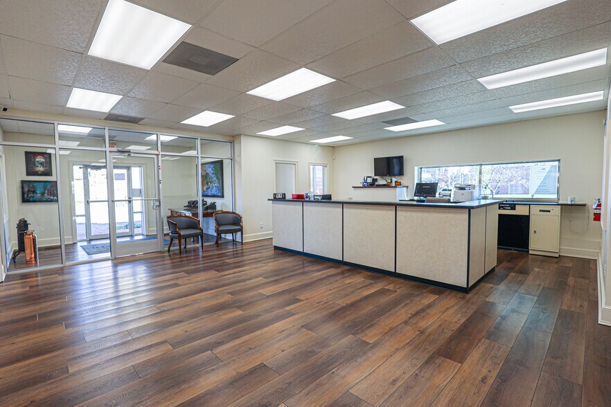 More Photos Of 630 Jefferson St, Paducah Office For Sale