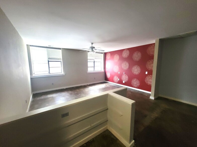 More Photos Of 38 Battery Park Ave, Asheville Storefront Retail Residential For Sale