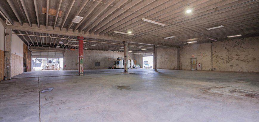 More Photos Of 101 E Enon Ave, Everman Warehouse For Sale