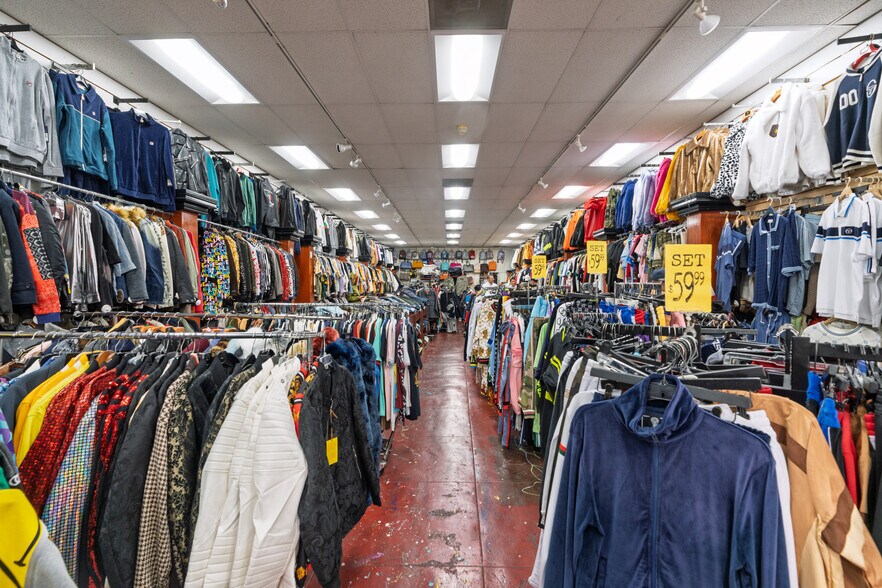 More Photos Of 818 S Los Angeles St, Los Angeles General Retail For Sale