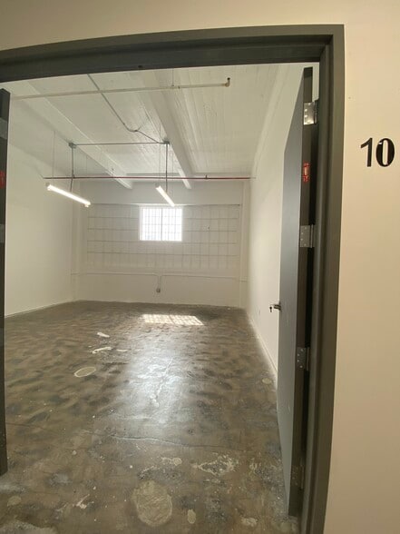 More Photos Of 901 E 31st St, Los Angeles Manufacturing For Lease