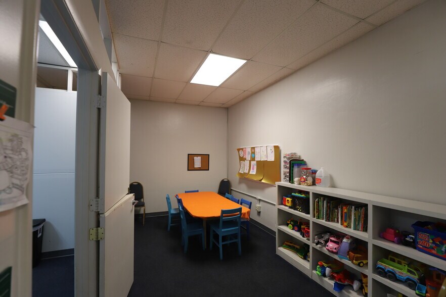 More Photos Of 23352 NW 186th Ave, High Springs Storefront Retail Office For Lease