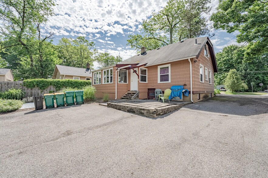 More Photos Of 7285 Center St, Mentor Office Residential For Sale