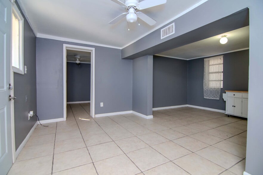 More Photos Of 308 E Waters Ave, Tampa Restaurant For Sale