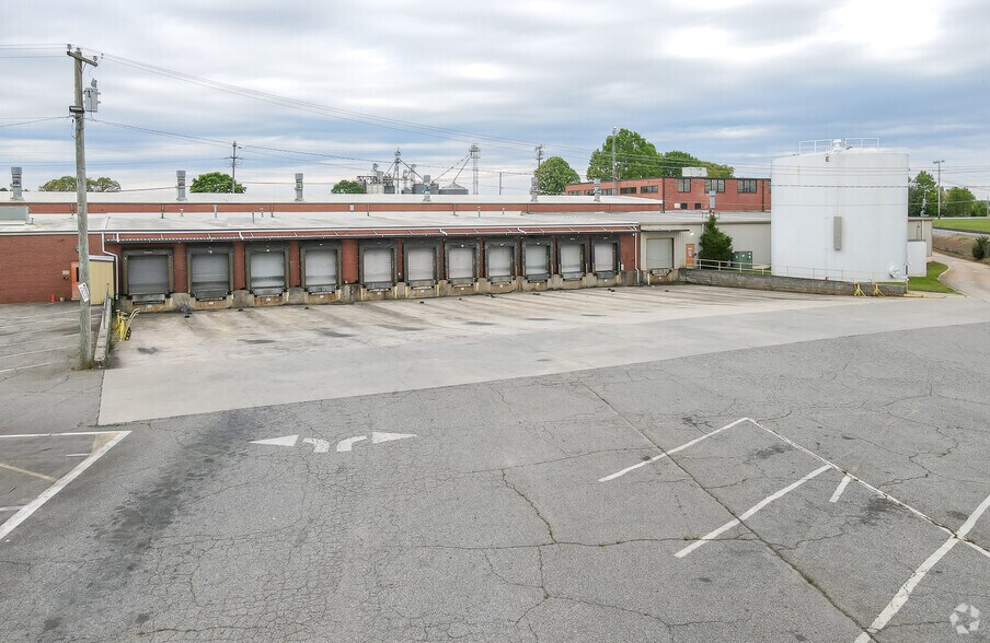 Primary Photo Of 2020 W Front St, Statesville Manufacturing For Lease