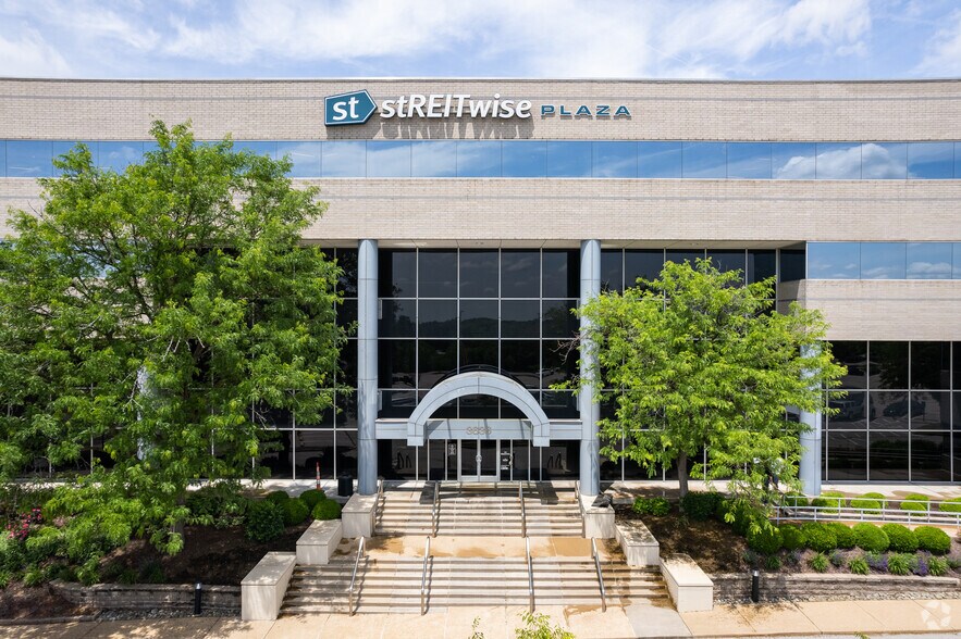 More Photos Of 3636 S Geyer Rd, Sunset Hills Coworking Space