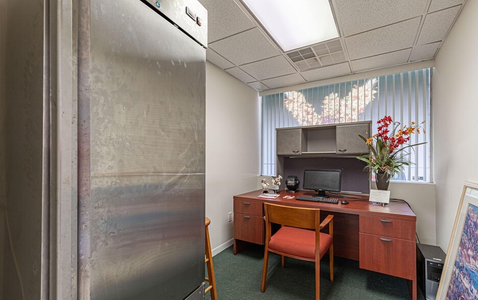 More Photos Of 3305 Parental Home Rd, Jacksonville Storefront Retail Office For Sale