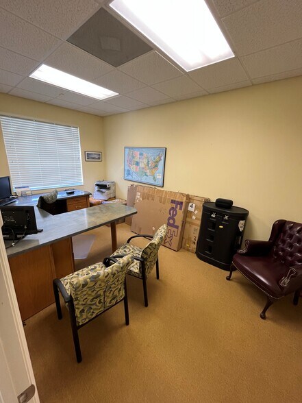 More Photos Of 3380 Woods Edge Cir, Bonita Springs Office For Sale