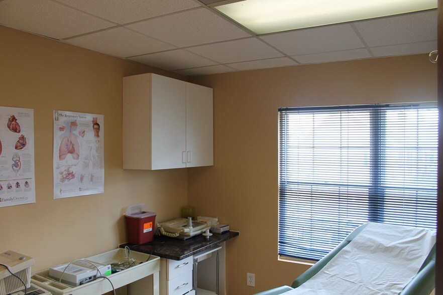 More Photos Of 5122 Leesburg Pike, Alexandria Medical For Lease