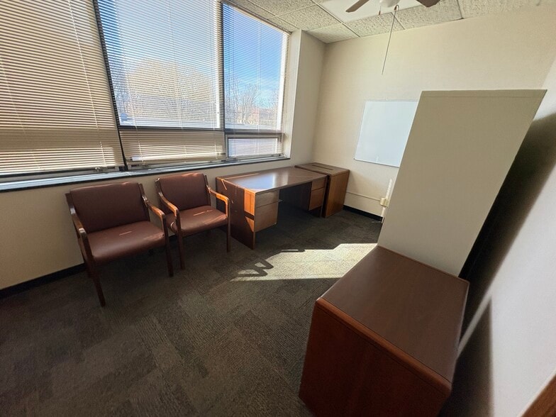 More Photos Of 3550 N Washington Blvd, Indianapolis Medical For Lease