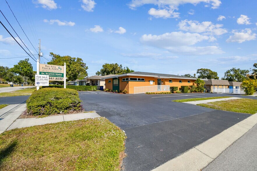 Primary Photo Of 321 S Lincoln Ave, Clearwater Medical For Sale