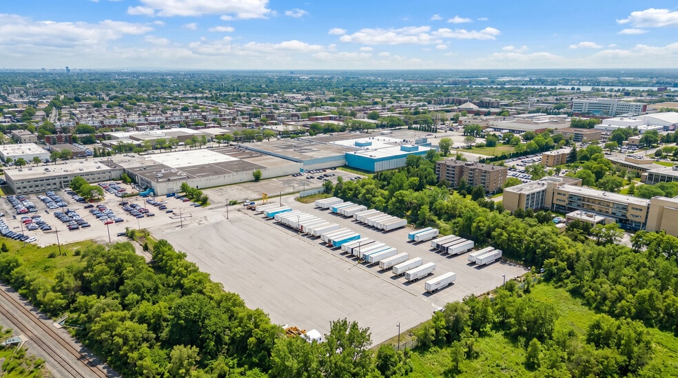 More Photos Of 11281-11299 Boul Albert-Hudon, Montréal Distribution For Lease