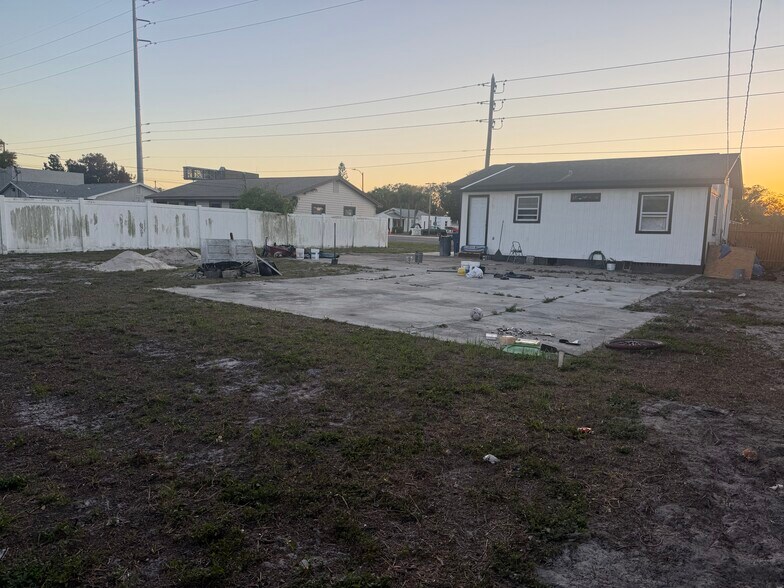 More Photos Of 1457 S Missouri Ave, Clearwater Auto Dealership For Lease