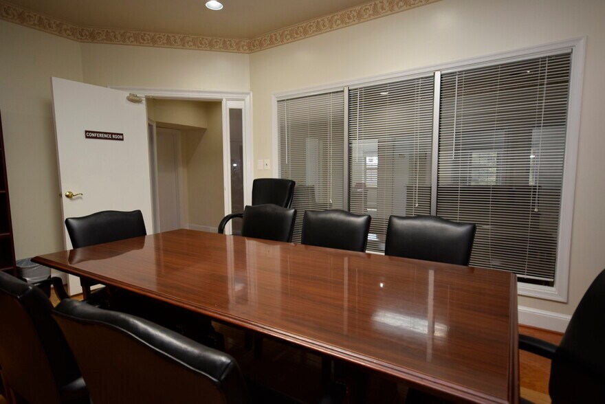 More Photos Of 7361 Mcwhorter Pl, Annandale Office For Lease