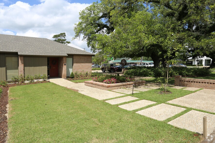 More Photos Of 7330 Highland Rd, Baton Rouge Coworking Space