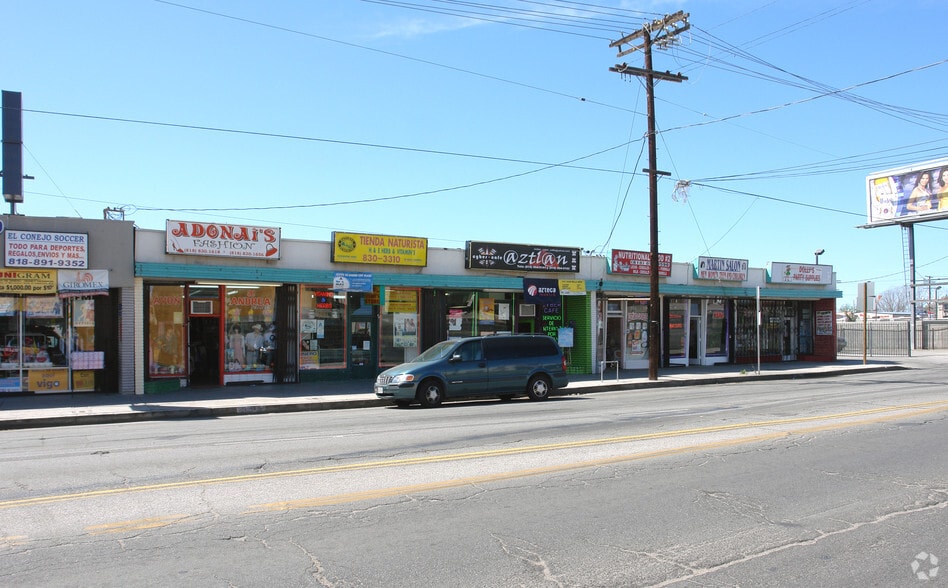More Photos Of 15316-15324 Parthenia St, North Hills Storefront For Sale