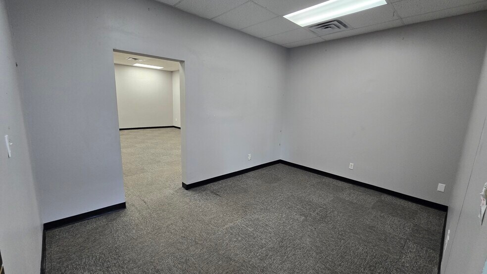 More Photos Of 5720 Gall Blvd, Zephyrhills Office For Lease