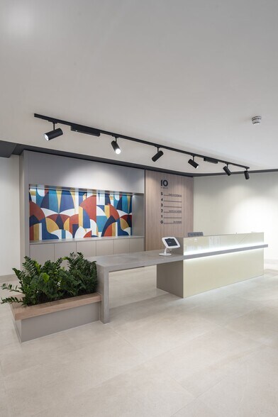 More Photos Of 2-10 St Bride St, London Office Residential For Lease