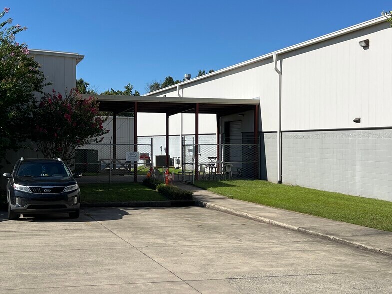 More Photos Of 7609 Canoe Rd, Greensboro Warehouse For Sale