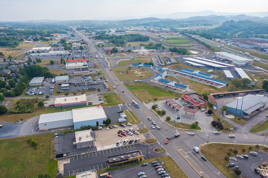 More Photos Of 3251 S Main St, Harrisonburg Auto Dealership For Lease
