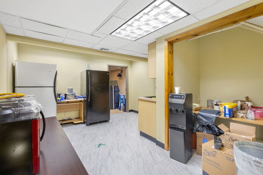 More Photos Of 2622 South Ave, Wappingers Falls Office For Sale