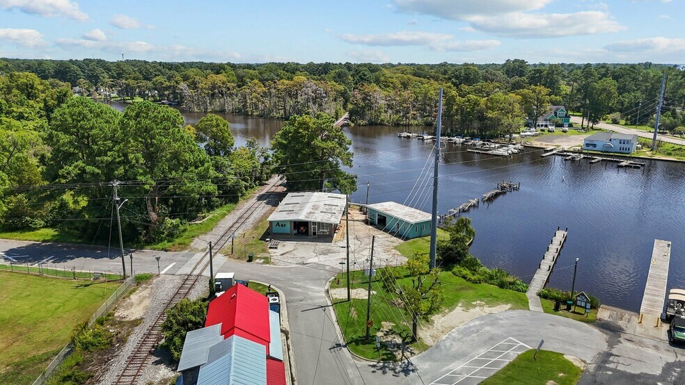 More Photos Of 1054 E Main St, Washington General Retail For Sale