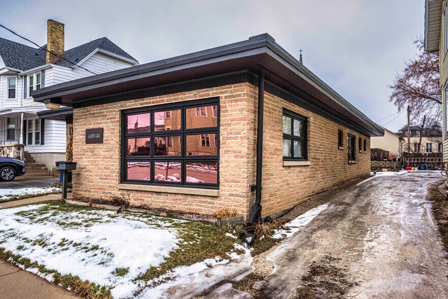 More Photos Of 110 Arcadian Ave, Waukesha Loft Creative Space For Sale