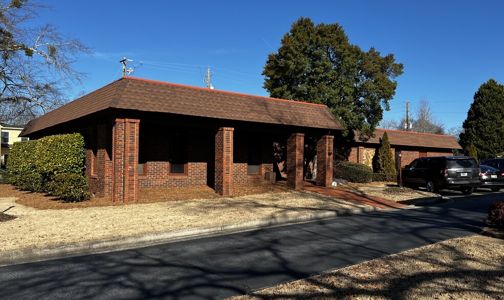 Primary Photo Of 63 W Candler St, Winder Healthcare For Sale