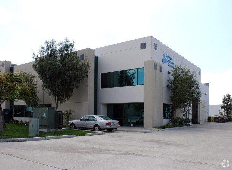 More Photos Of 12200 Thatcher Ct, Poway Warehouse For Lease